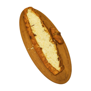 Kaşarlı Pide, Türk mutfağının en sevilen lezzetlerinden biridir. Bu nefis pide, özel olarak hazırlanan hamurun üzerine bol miktarda kashar peyniri ile doldurulur ve odun fırınında pişirilir.